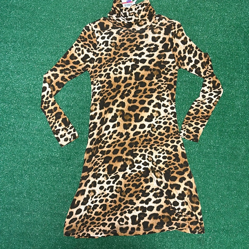 Karen Kane Long sleeve leopard dress